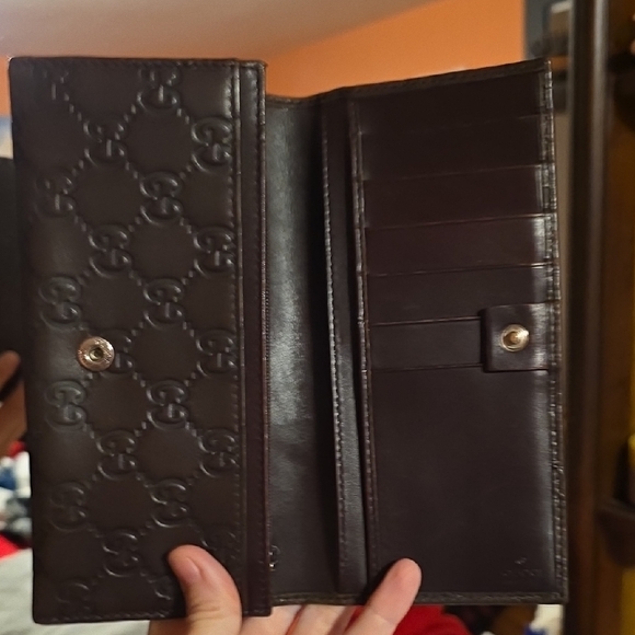 Gucci Dark Brown GG Embossed Wallet - Picture 4 of 7